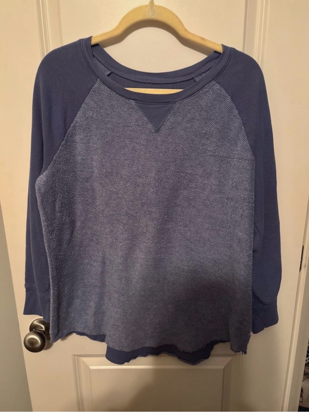 American Eagle Outfitters Two-Tone Blue Raglan Sweatshirt
